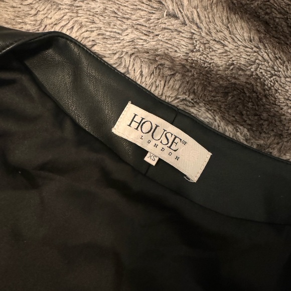 Black leather Corset - Picture 3 of 5